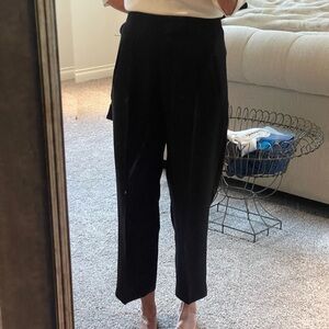 Black Tailored cropped Pants from Aritzia . Size 2